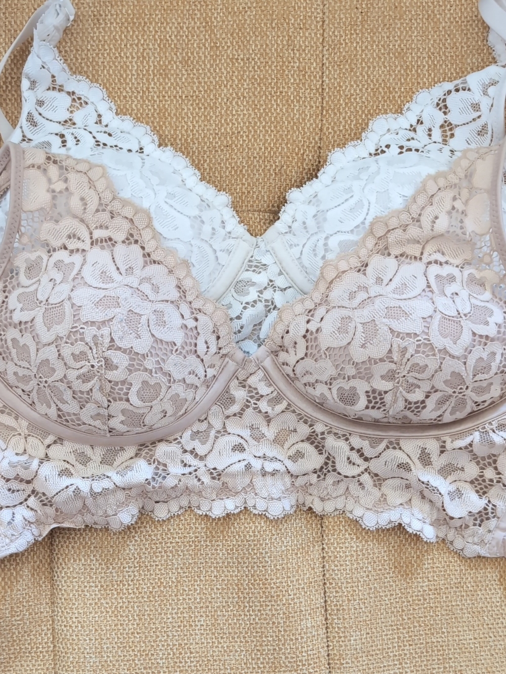 Maidenform Lace Underwire Bralette - Beige & White